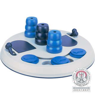 Plastic strategy game for dogs Trixie Flip Board